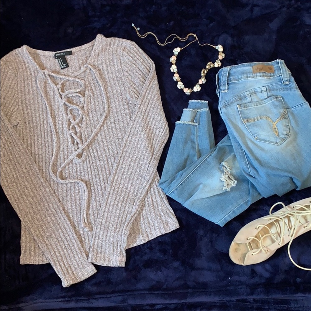 Tight fit knitted shirt